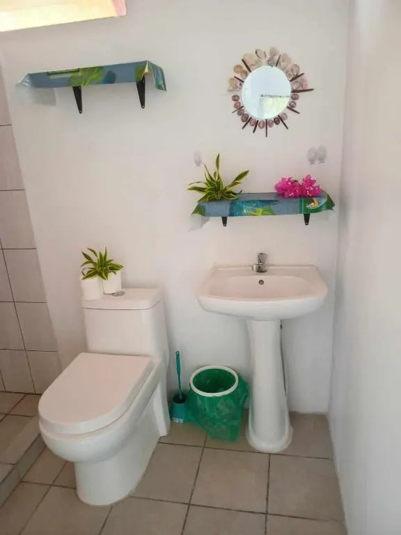 Salle de bain privative du bungalow