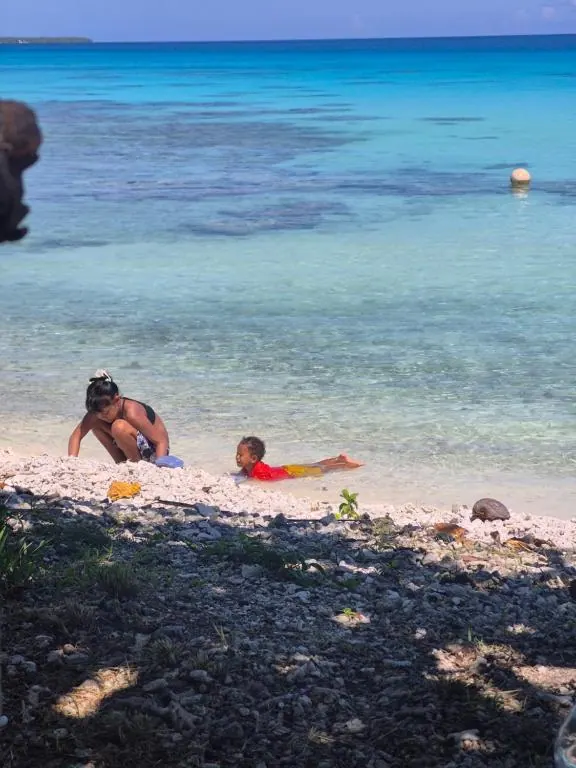 Le lagon peu profond, côté famille